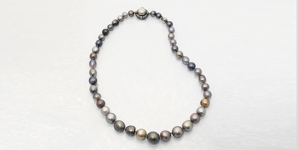 An important natural pearl necklace worn and treasu