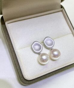8.5-9mm Round Natural Fresh Water Pearl Stud Earring